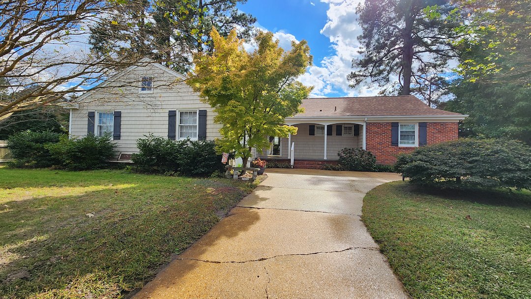 Professional driveway washing and house washing in the Western Branch area of Chesapeake Va