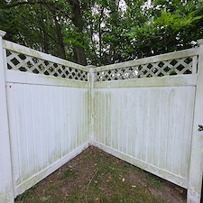 Professional-house-wash-fence-wash-and-concrete-washing-in-Portsmouth-Va 1